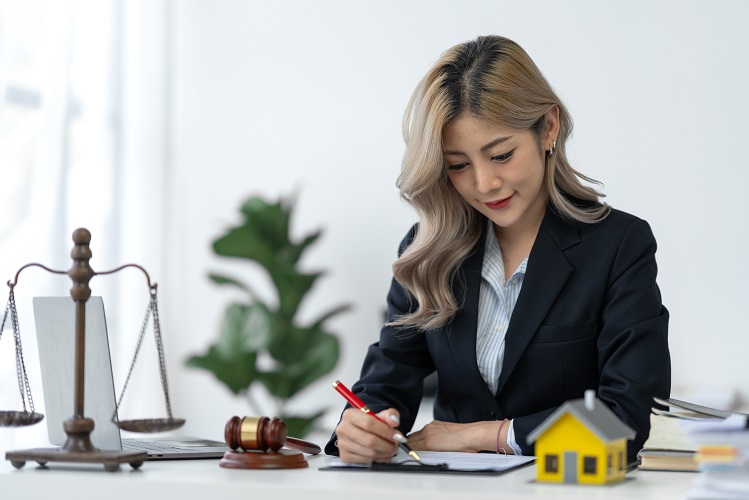 Real Estate Lawyer Aronov Law NY P.C Handles All Proceedings